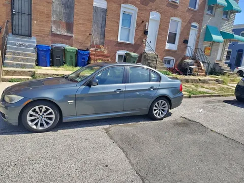 2011 BMW 3 Series 328xi Sedan 4D