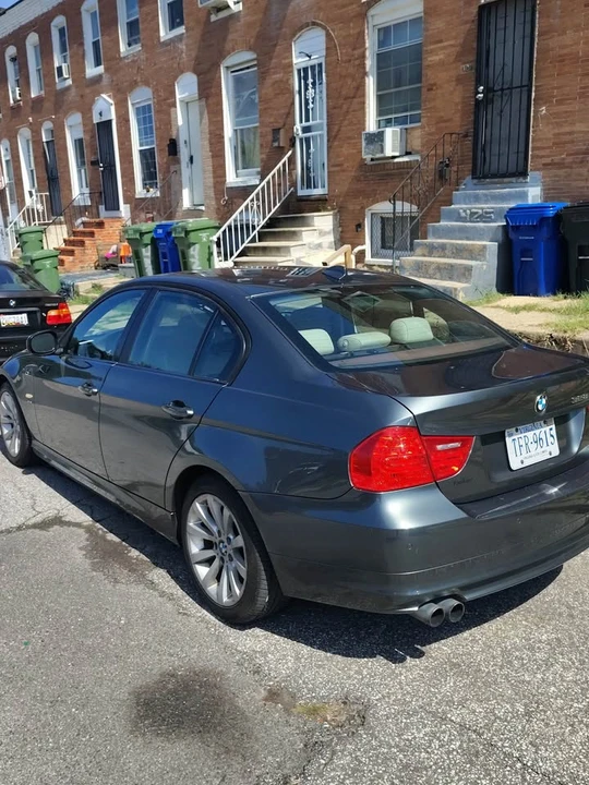 2011 BMW E90 3 Series Sedan - Image 4 of 6