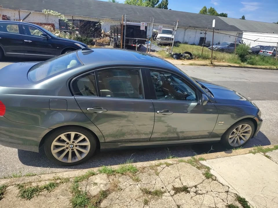 2011 BMW E90 3 Series Sedan - Image 2 of 6