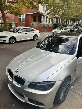 2011 BMW 3 Series 330xi Sedan 4D