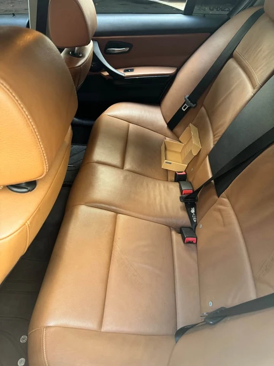 2011 BMW E90 3 Series Sedan - Image 9 of 10