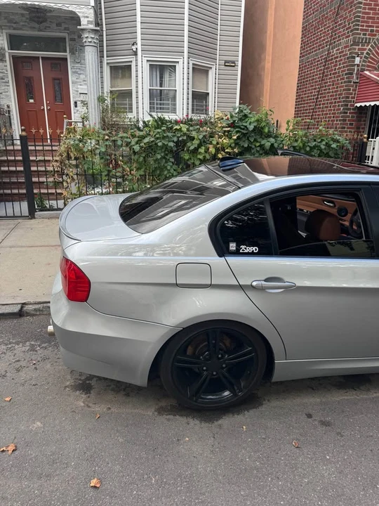 2011 BMW E90 3 Series Sedan - Image 6 of 10