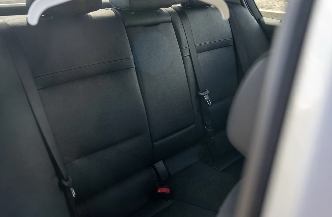 2011 BMW E90 3 Series Sedan - Image 16 of 21