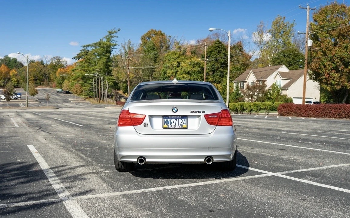 2011 BMW E90 3 Series Sedan - Image 5 of 21