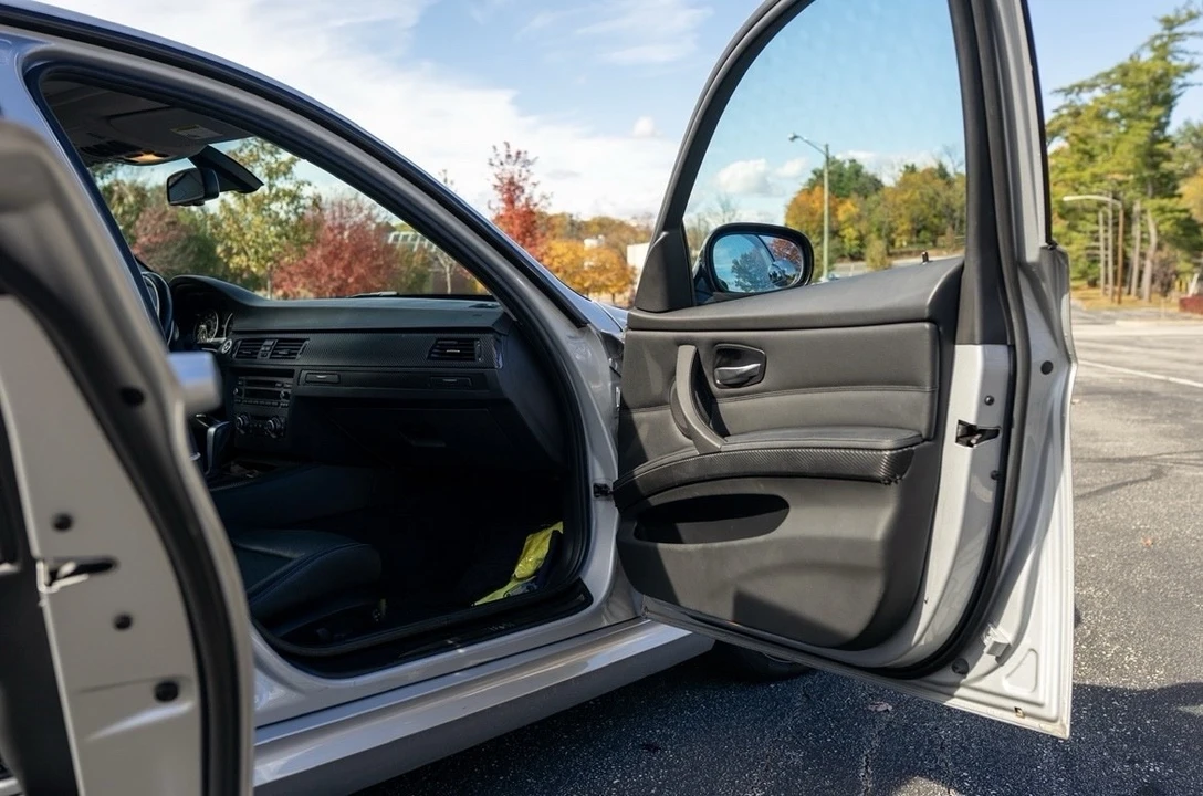 2011 BMW E90 3 Series Sedan - Image 15 of 21