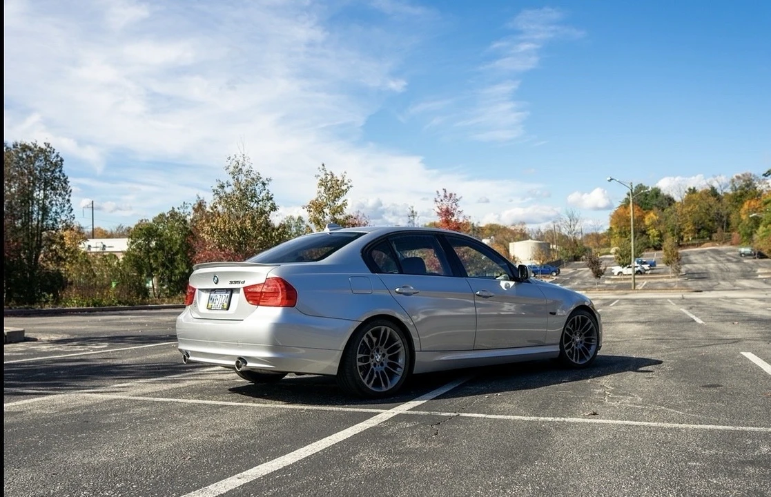 2011 BMW E90 3 Series Sedan - Image 4 of 21