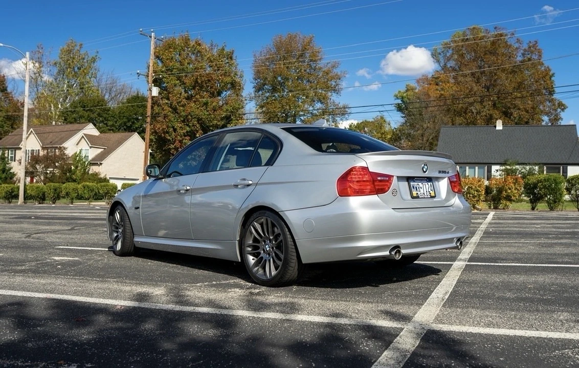 2011 BMW E90 3 Series Sedan - Image 6 of 21