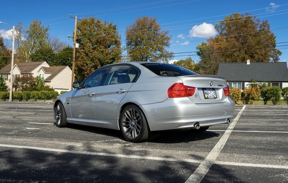 2011 BMW E90 3 Series Sedan - Image 6 of 21