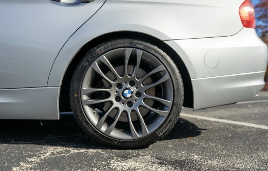 2011 BMW E90 3 Series Sedan - Image 8 of 21