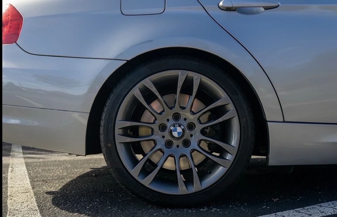 2011 BMW E90 3 Series Sedan - Image 11 of 21