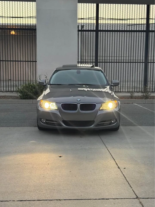 2011 BMW E90 3 Series Sedan - Image 6 of 13