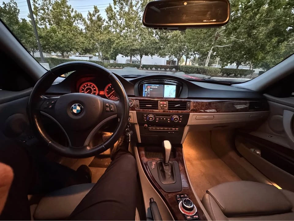 2011 BMW E90 3 Series Sedan - Image 10 of 13