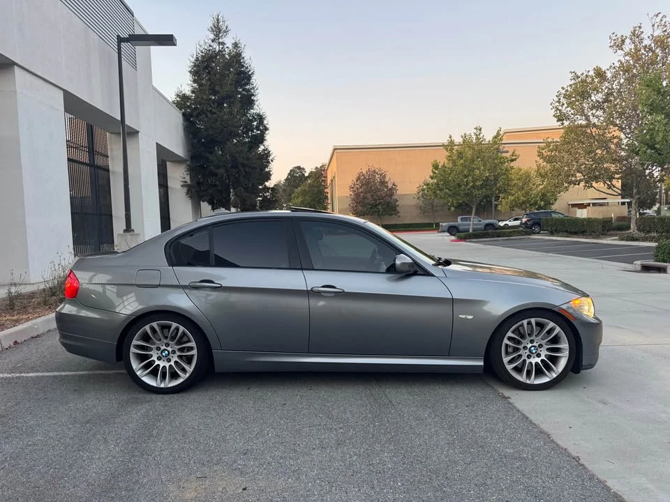 2011 BMW E90 3 Series Sedan - Image 3 of 13
