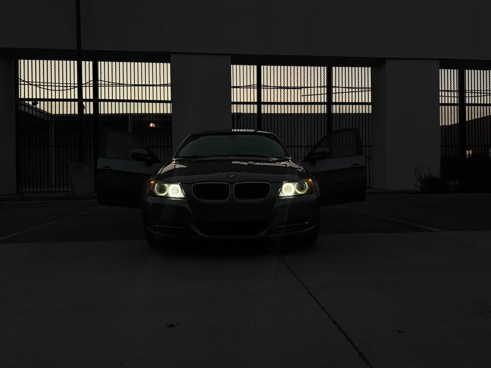 2011 BMW E90 3 Series Sedan - Image 8 of 13