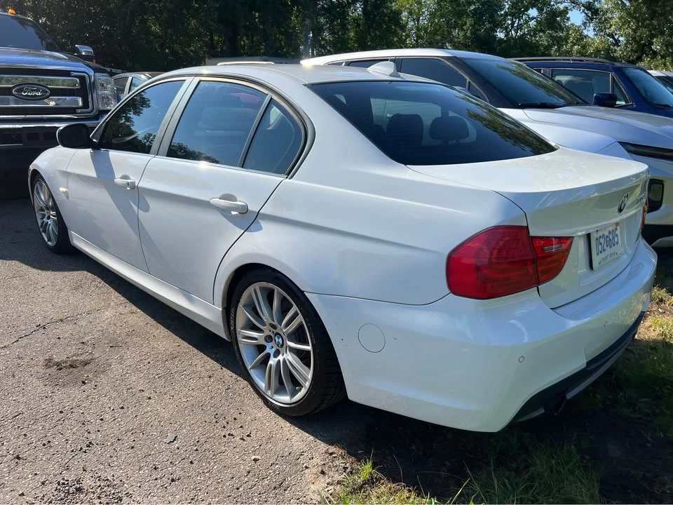 2011 BMW E90 3 Series Sedan - Image 3 of 5