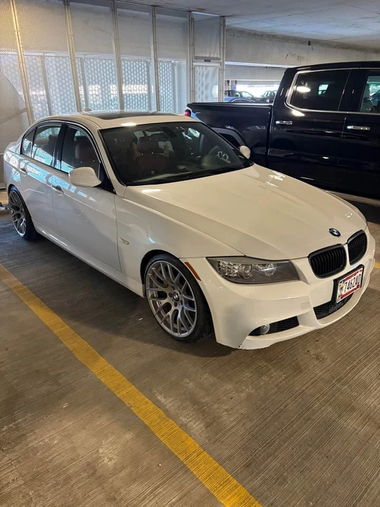 2011 BMW E90 3 Series Sedan - Image 4 of 16