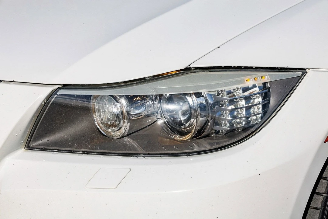 2011 BMW E90 3 Series Sedan - Image 7 of 12
