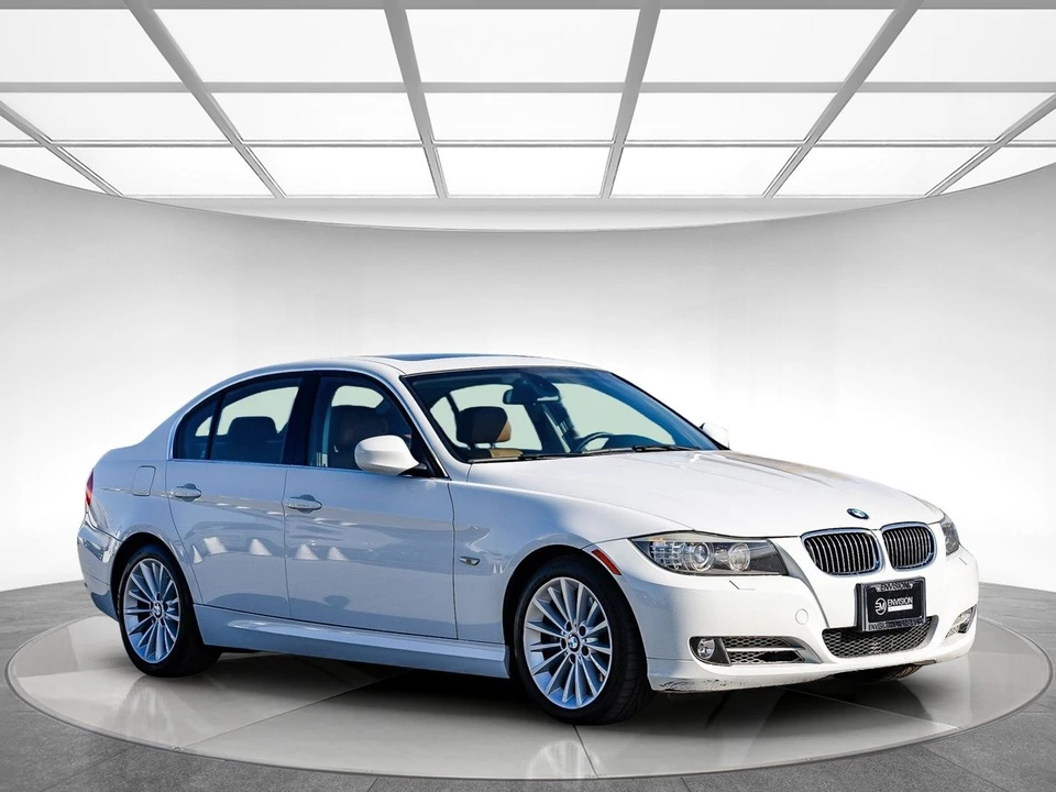 2011 BMW E90 3 Series Sedan - Image 5 of 12