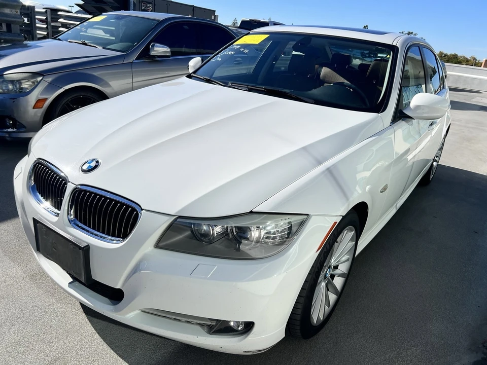 2011 BMW E90 3 Series Sedan - Image 2 of 4