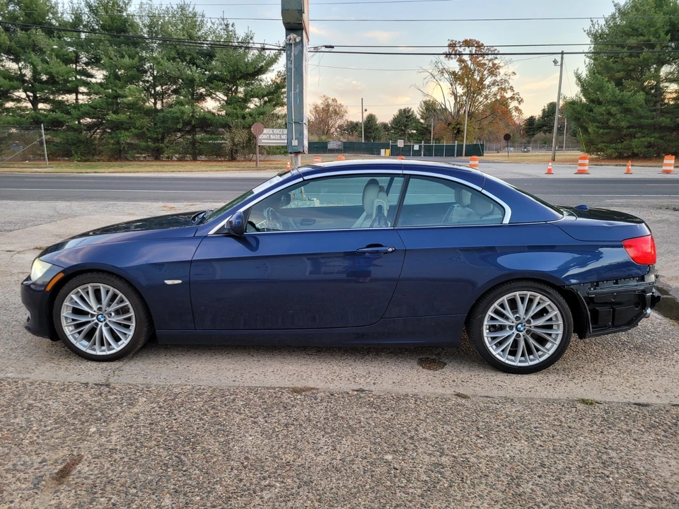 2011 BMW E93 335i Convertible - Image 21 of 21