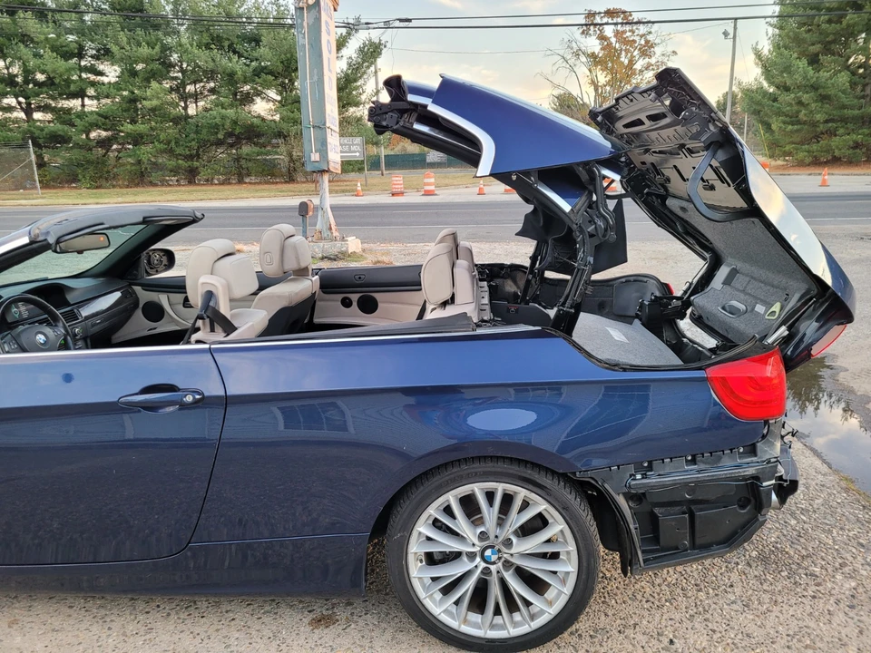 2011 BMW E93 335i Convertible - Image 20 of 21
