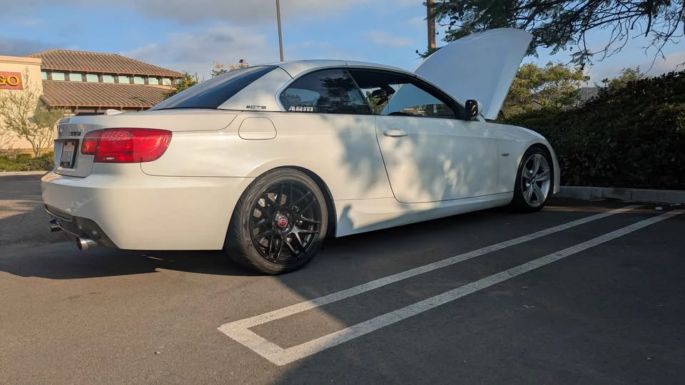 2011 BMW E93 335i Convertible - Image 2 of 17