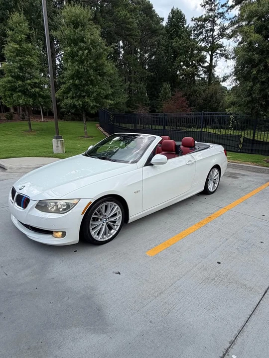 2011 BMW E93 335i Convertible - Image 2 of 13