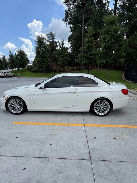 2011 BMW E93 335i Convertible - Image 9 of 13