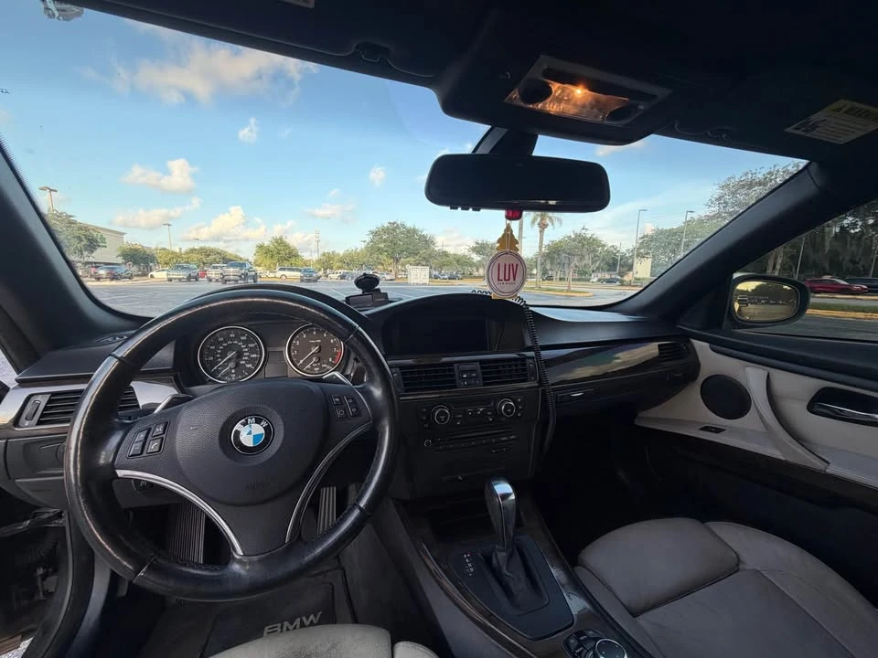 2011 BMW E93 335i Convertible - Image 11 of 16