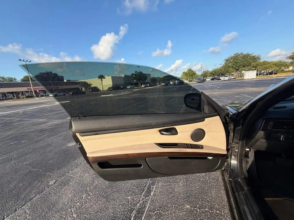 2011 BMW E93 335i Convertible - Image 16 of 16