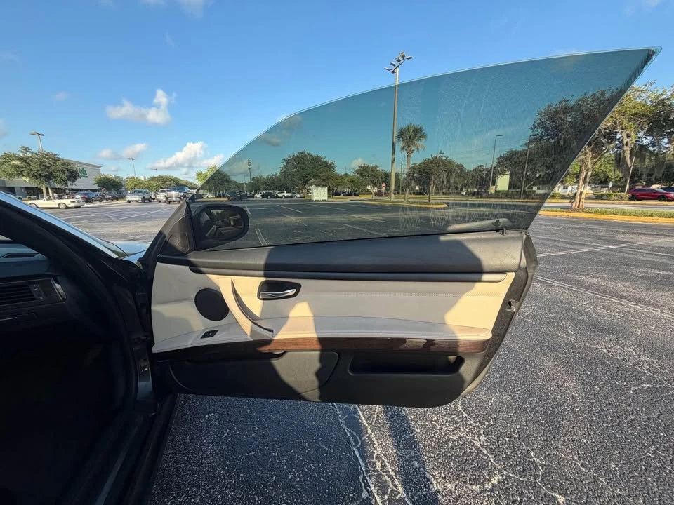 2011 BMW E93 335i Convertible - Image 15 of 16
