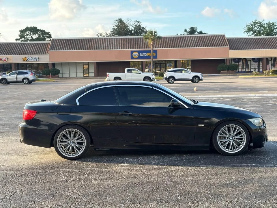 2011 BMW E93 335i Convertible - Image 4 of 16