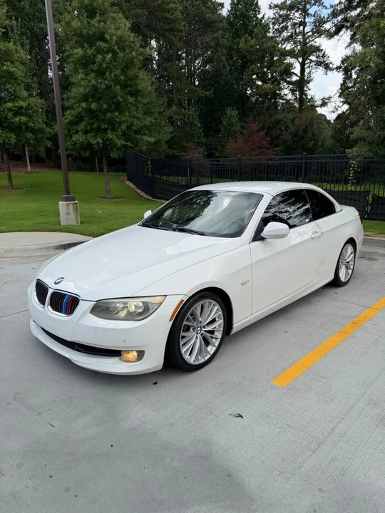 2011 BMW E93 335i Convertible - Image 10 of 13