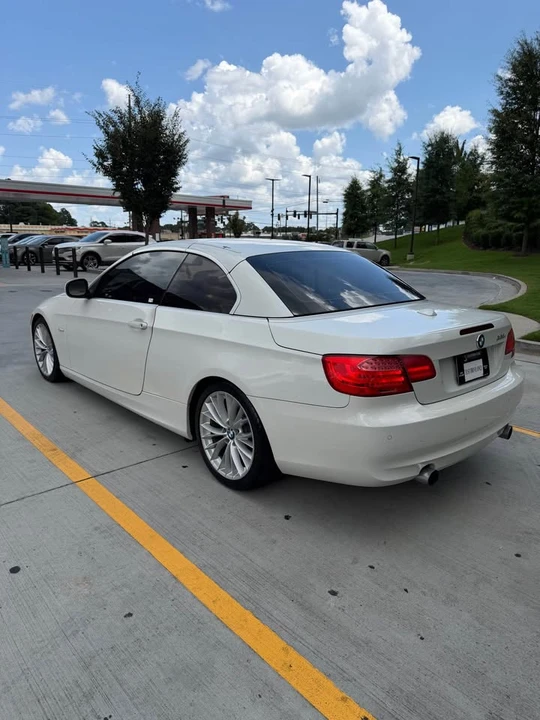 2011 BMW E93 335i Convertible - Image 8 of 13