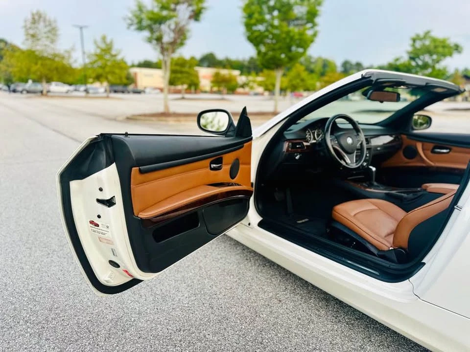 2011 BMW E93 335i Convertible - Image 9 of 20