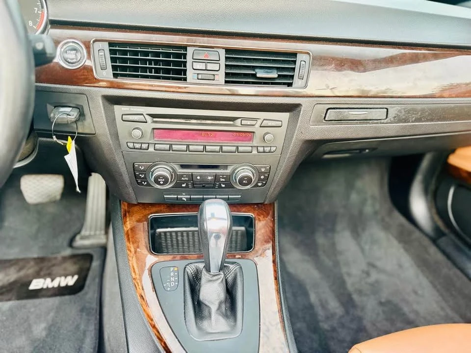 2011 BMW E93 335i Convertible - Image 14 of 20