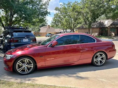 2011 BMW 335i Convertible 2D