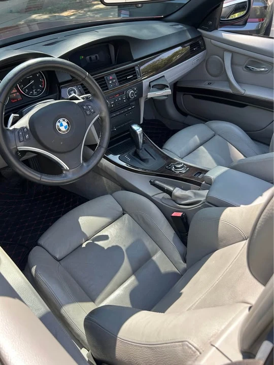 2011 BMW E93 335i Convertible - Image 8 of 14