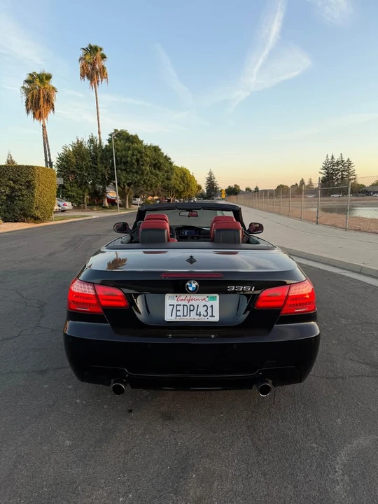 2011 BMW E93 335i Convertible - Image 2 of 7
