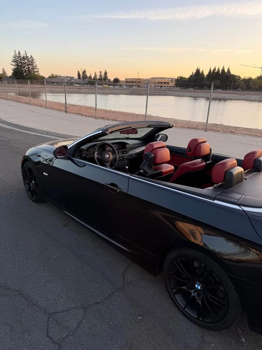 2011 BMW E93 335i Convertible - Image 4 of 7