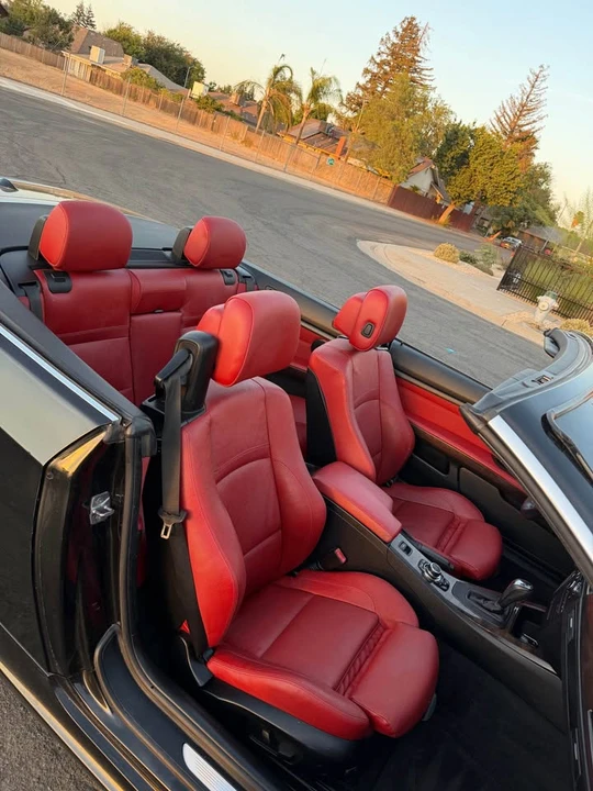 2011 BMW E93 335i Convertible - Image 6 of 7