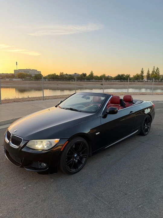 2011 BMW E93 335i Convertible - Image 3 of 7