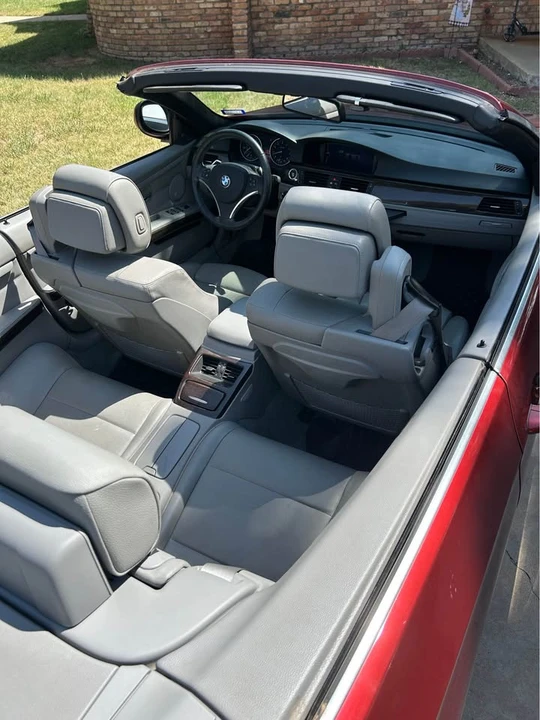 2011 BMW E93 335i Convertible - Image 9 of 14