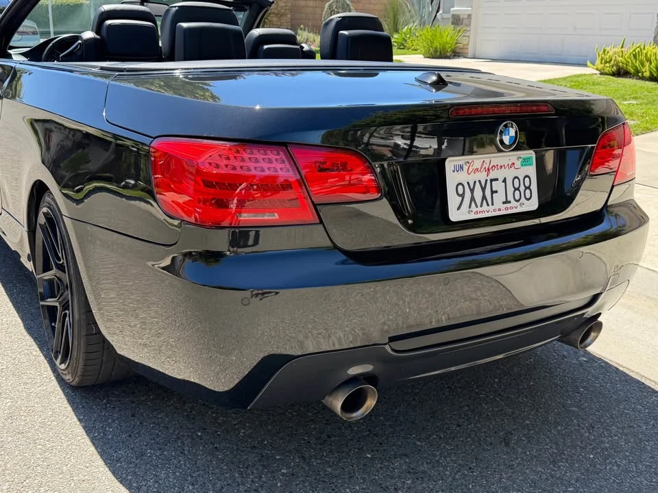 2011 BMW E93 335i Convertible - Image 8 of 9