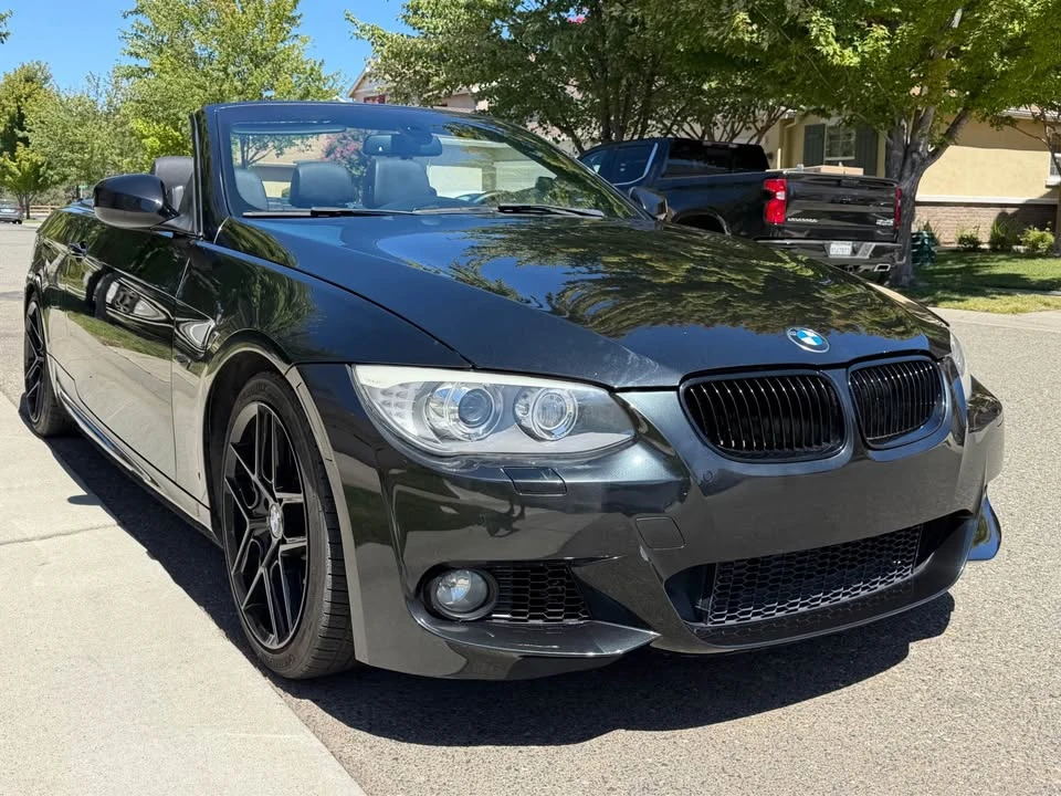 2011 BMW E93 335i Convertible - Image 2 of 9