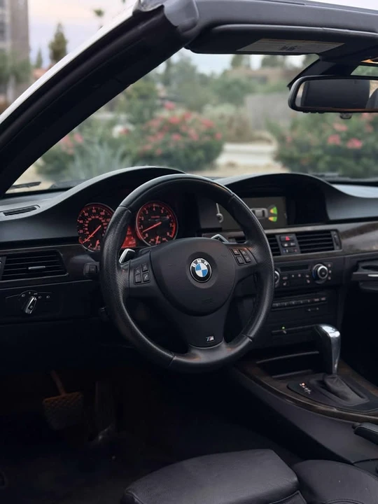 2011 BMW E93 335i Convertible - Image 8 of 16