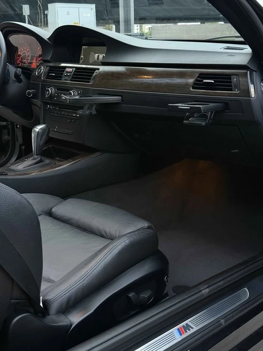 2011 BMW E93 335i Convertible - Image 9 of 16