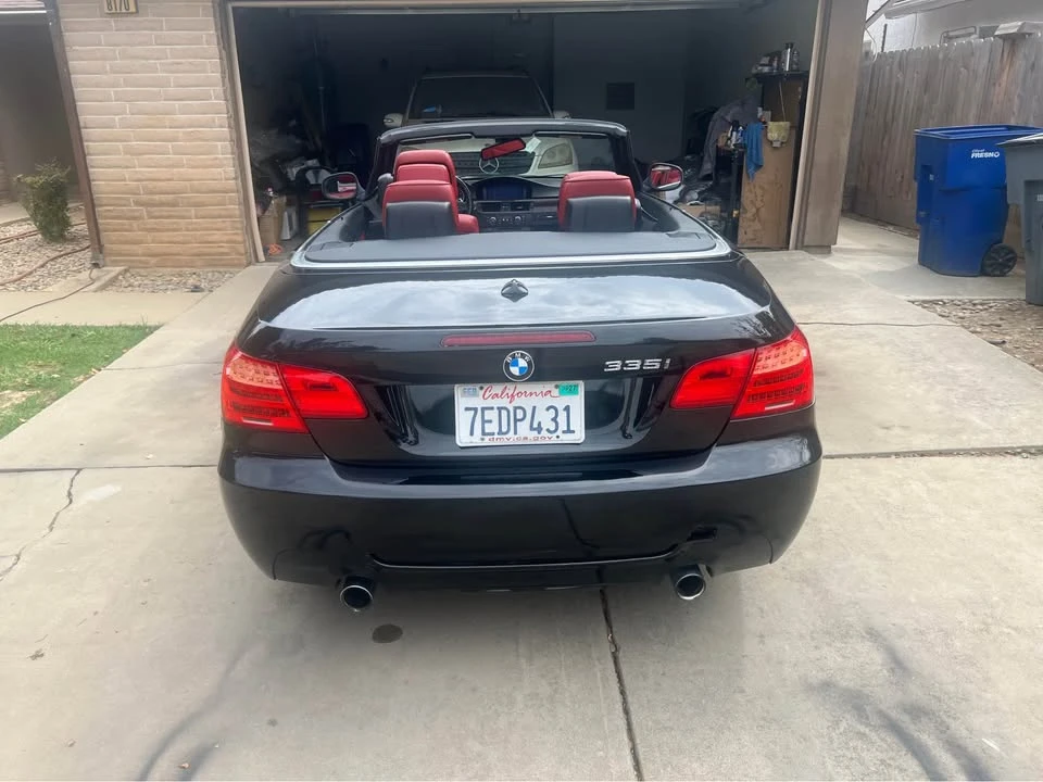 2011 BMW E93 335i Convertible - Image 2 of 12
