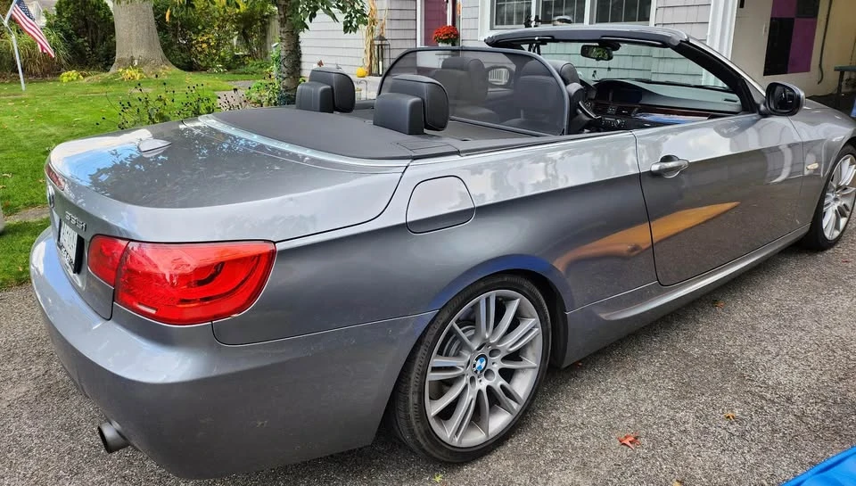 2011 BMW E93 335i Convertible - Image 11 of 12