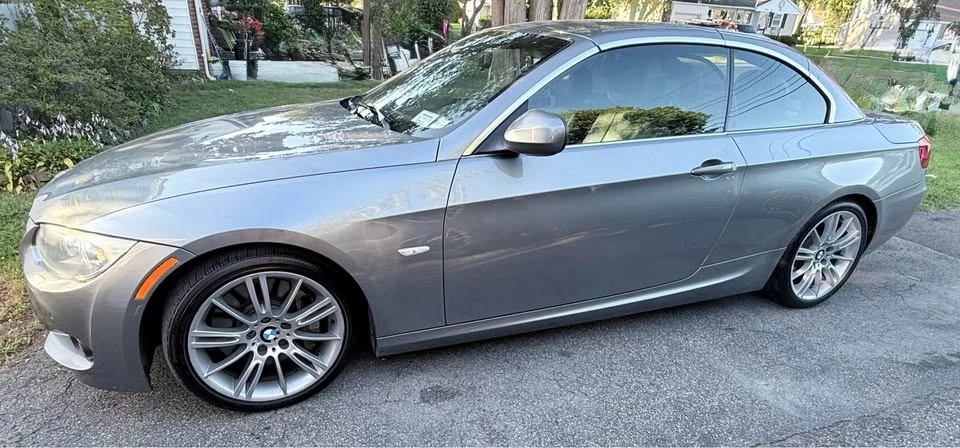 2011 BMW E93 335i Convertible - Image 2 of 12